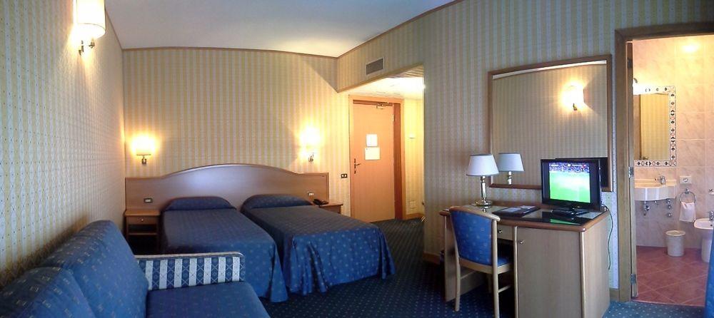 Park Hotel Dei Massimi Рим Екстериор снимка