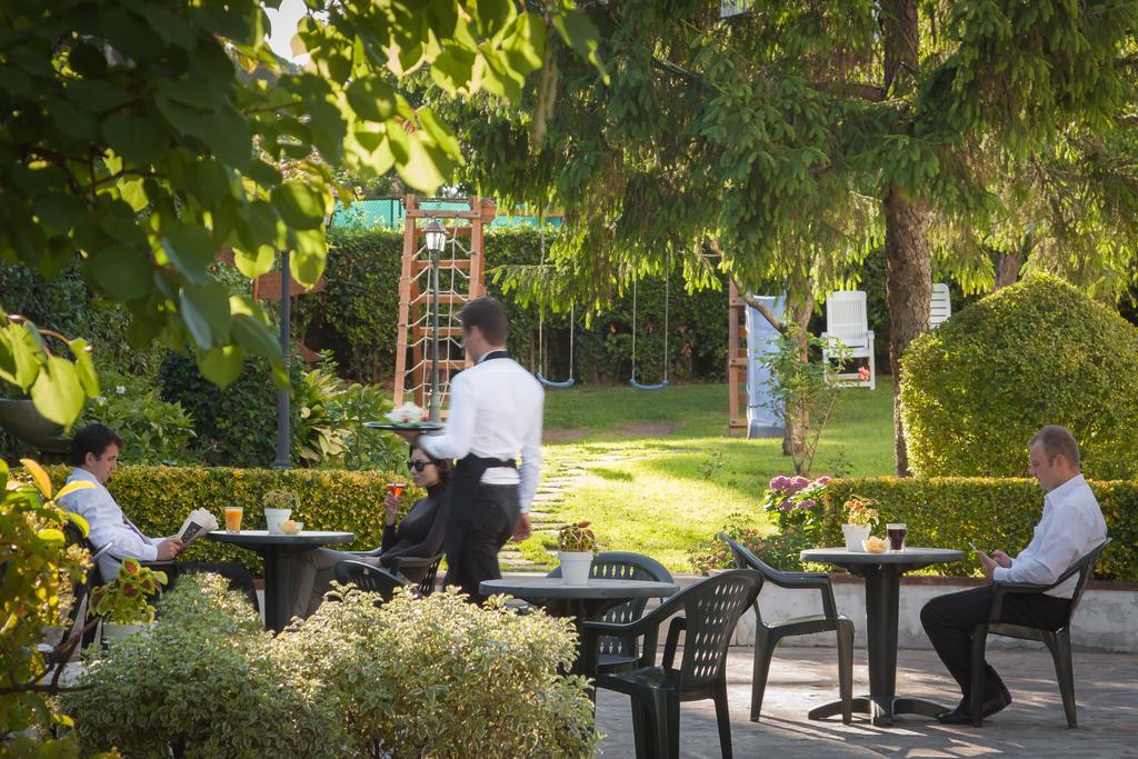 Park Hotel Dei Massimi Рим Екстериор снимка