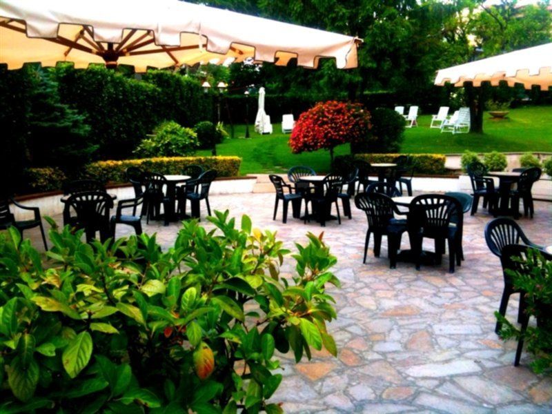 Park Hotel Dei Massimi Рим Екстериор снимка